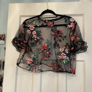 Cropped Floral Embroidery Top